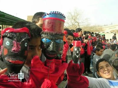 همایش عروسک های مبارک در مهریز برگزار شد
