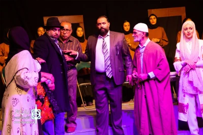 نمایش «جدال» با هنرنمایی سه نسل از تئاتر یزد روی صحنه رفت