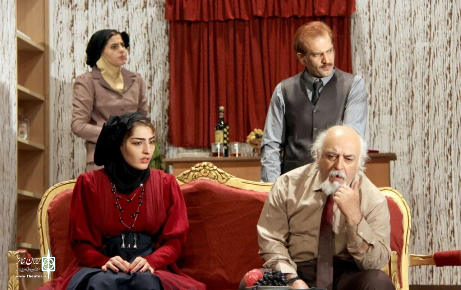 «قرعه ای میان صحنه»