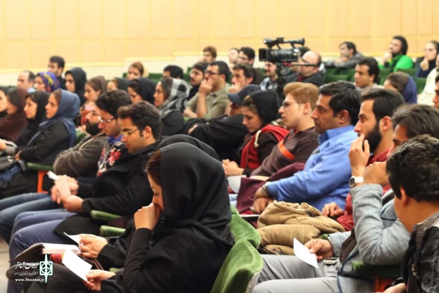 گزارش تصویری از دومین روز «نخستین هفته تئاتر استان یزد»
عکس: بهارک روشنبخش - رضا نصیری