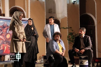 گزارش تصویری از اجرای نمایش "عبور از غبار" در یزد