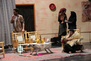 «مهمان ناخوانده» در اردکان اجرا شد