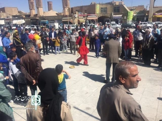 نمایش خیابانی «شهر خورشید» در یزد اجرا شد