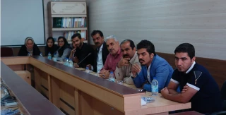 نشست انجمن نمایش و شورای مشورتی تئاتر، با هنرمندان تئاتر بافق برگزار شد