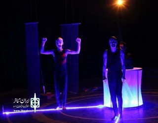 «سکوت شلوغ» در جشنواره تئاتر استان یزد به صحنه رفت