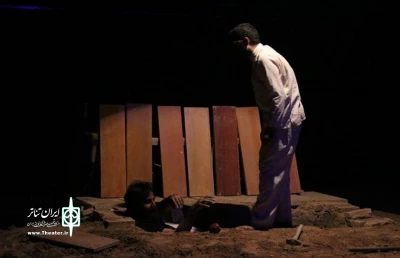 «دریچه» در میبد روی صحنه رفت