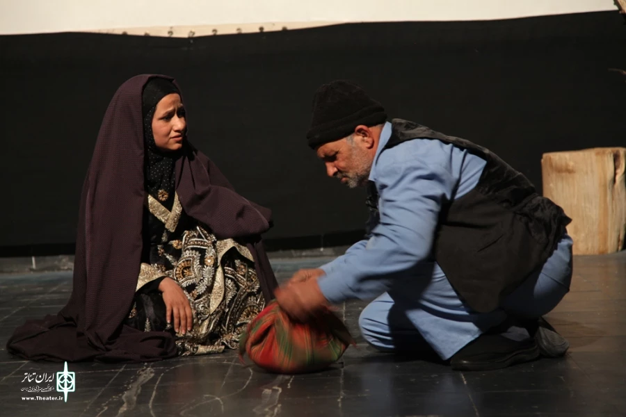 گزارش تصویری از اجرای نمایش «رسم عاشقی آب ها» در جشنواره فجر استانی - یزد