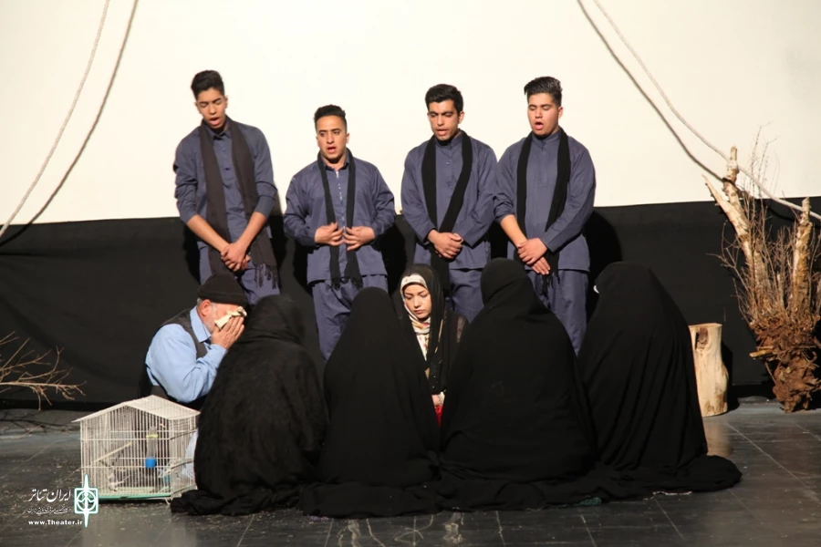 گزارش تصویری از اجرای نمایش «رسم عاشقی آب ها» در جشنواره فجر استانی - یزد