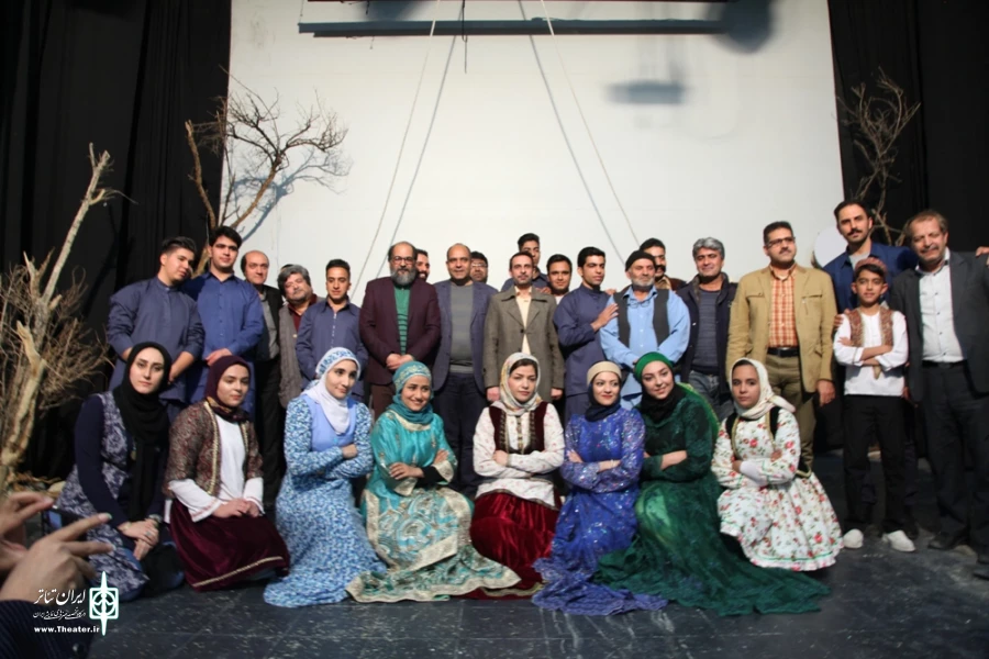 گزارش تصویری از اجرای نمایش «رسم عاشقی آب ها» در جشنواره فجر استانی - یزد