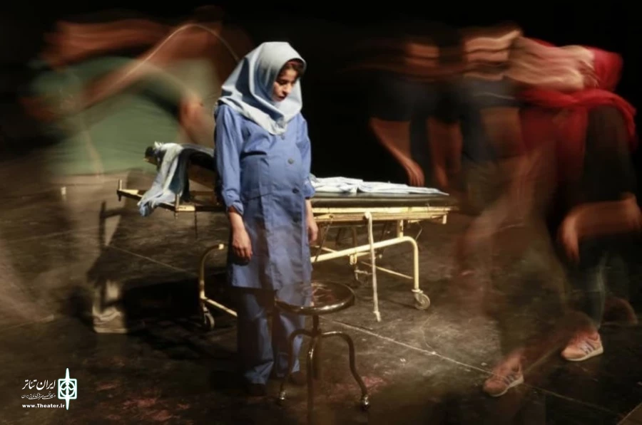 «بیدارم کن آذر» با کارگردانی پاشا بدرود 2