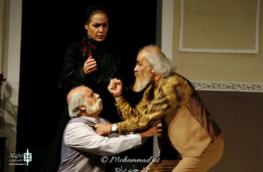 ابوالحسنی، در اجرای نمایش «خرس» مخاطب را با اجرایی متفاوت از آثار چخوف رو برو می کند 2