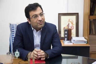 دبیر بیست و هفتمین جشنواره تئاتر استان یزد:

جامعه ای که فاقد هنر نمایش باشد جامعه‌ای بی‌صدا است