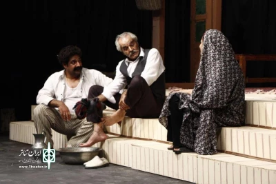 نمایش «خواب در تالار آینه» در یزد روی صحنه است