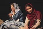 نمایش «بیدارم کن، آذر» در تالار هنر یزد روی صحنه است 2