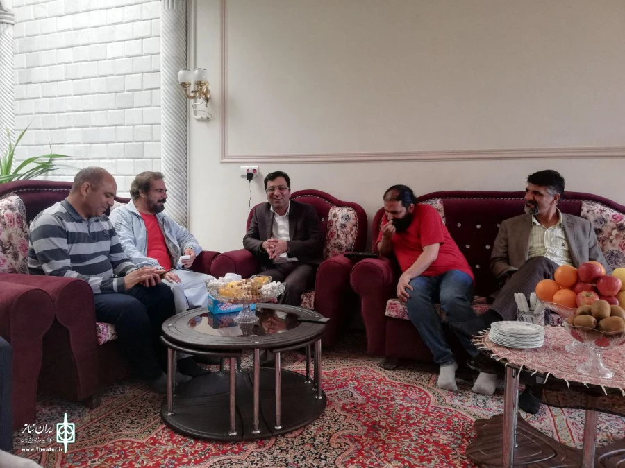 گزارش تصویری از دیدار مدیرکل فرهنگ و ارشاد یزد با پیشکسوتان تئاتر - 1