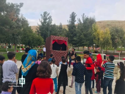 بر اساس یک نذر فرهنگی و  بدون کمک مسئولین

گروه هنری شبدیز بافق، به مناطق زلزله زده رفت
