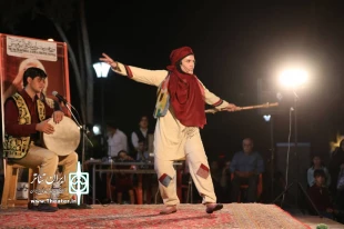 اجرای بانوی نقال یزدی در جشنواره آیین سنتی  5