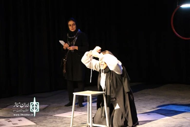 گزارش تصویری از نمایش "عاشقانه عامدانه قاتلانه" در بیست و هشتمین جشنواره تئاتر استانی یزد