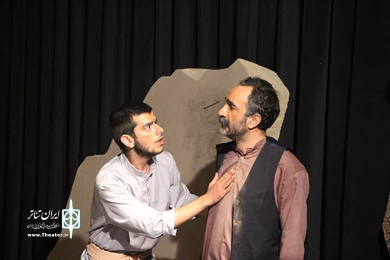 گزارش تصویری از اجرای نمایش "عصری عصرگاهی عصرآباد" در بیست و هشتمین جشنواره تئاتر استان یزد