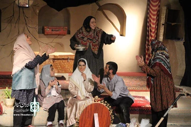 گزارش تصویری از اجرای نمایش "عصری عصرگاهی عصرآباد" در بیست و هشتمین جشنواره تئاتر استان یزد