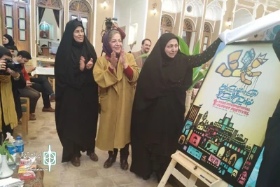 با حضور مسئولین و اهالی فرهنگ و هنر رونمایی شد

پوستر اولین جشنواره بین‎المللی نمایش عروسکی استان یزد