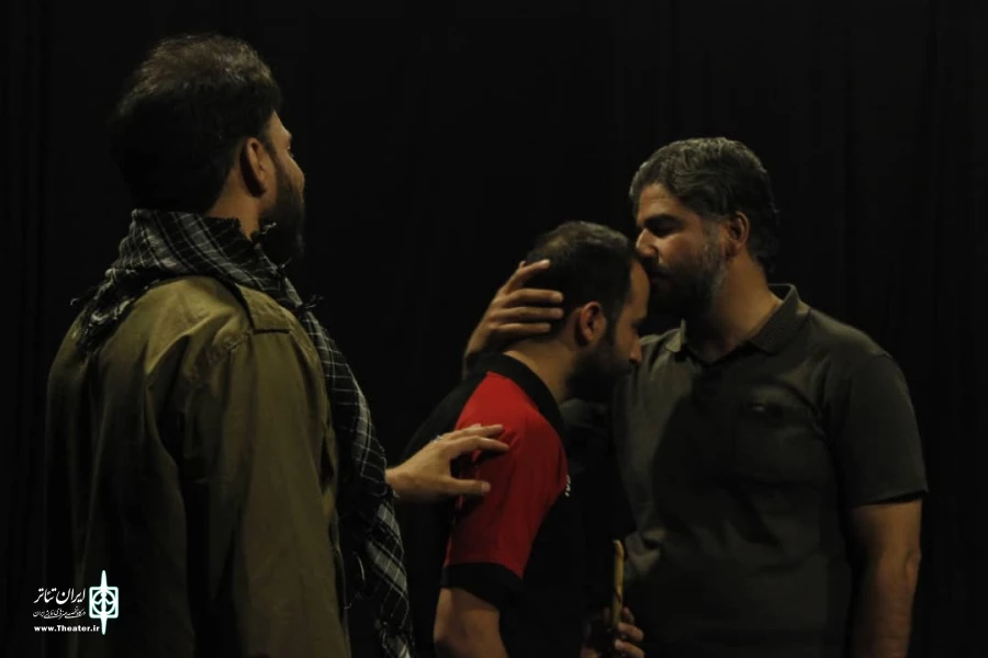 گزارش تصویری از مراحل آماده سازی نمایش ″نقطه آبی در میان حافظه کبود″