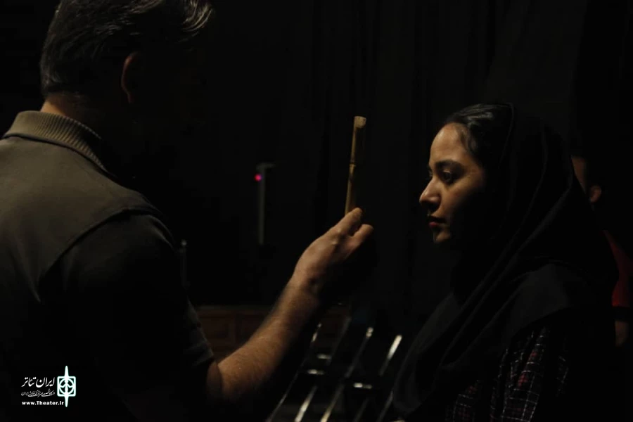 گزارش تصویری از مراحل آماده سازی نمایش ″نقطه آبی در میان حافظه کبود″