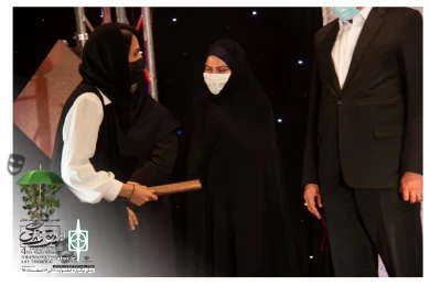 گزارش تصویری از آیین اختتامیه چهارمین جشنواره ملی تئاتر خیابانی چتر زندگی