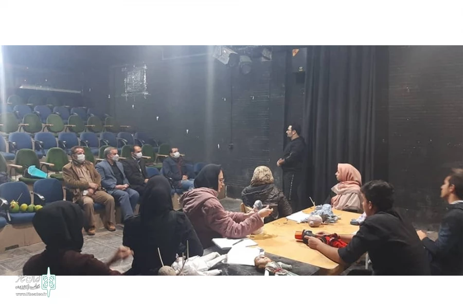 جمعی از اعضای شورای نظارت بر نمایش و صدور پروانه نمایش میبد از تمرین نمایش "کوچ ستاره" بازدید کردند 3