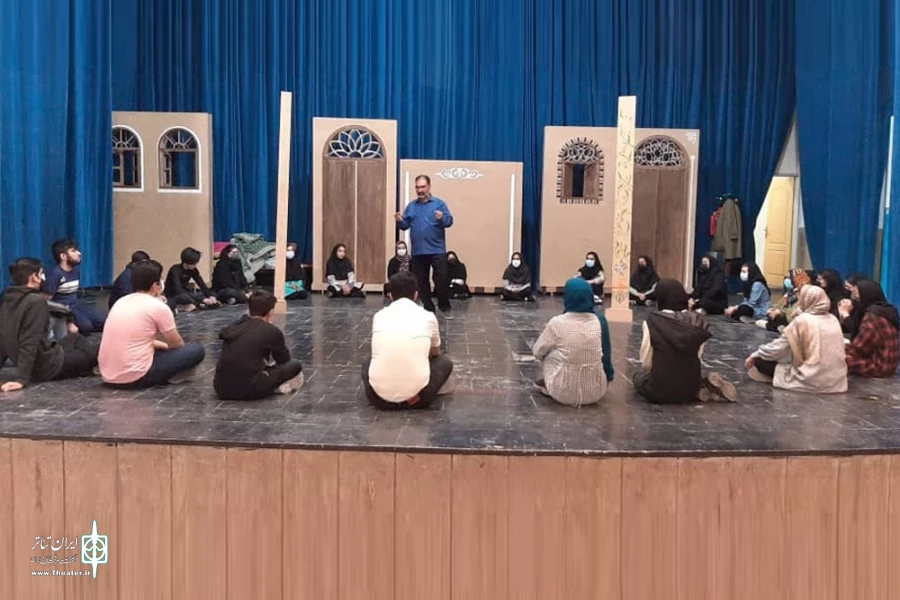 آموزش مقدماتی تئاتر با حضور اساتید پیشکسوت استان در اردکان 2