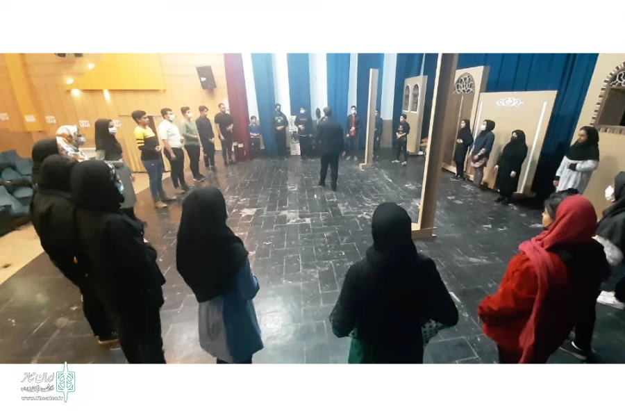 آموزش مقدماتی تئاتر با حضور اساتید پیشکسوت استان در اردکان 3