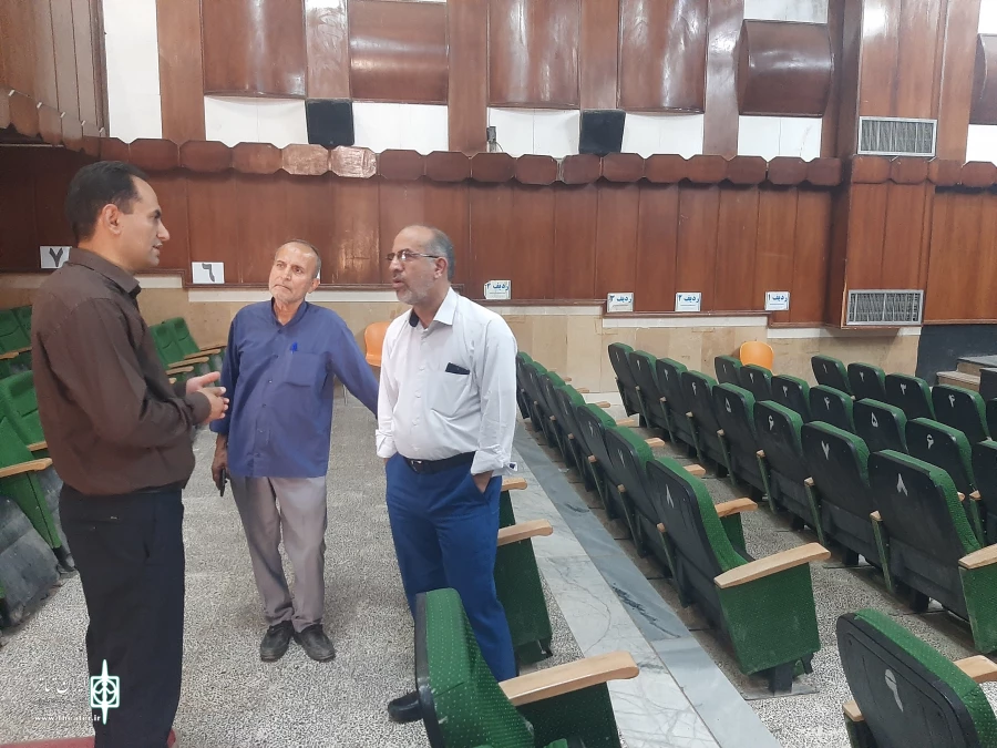 دکتر میرمحمدی نماینده محترم مردم شریف تفت و میبد در مجلس شورای اسلامی از مجموعه تئاتر شهر میبد بازدید کرد. 4