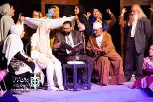 نمایش جدال با هنرنمایی سه نسل از تئاتر یزد به روی صحنه رفت.
 3