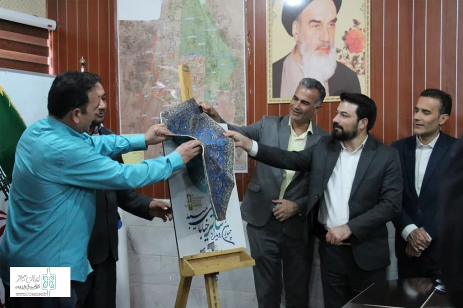 رونمایی از پوسترهای «چهارمین رویداد تئاتر خیابانی میبد»  2